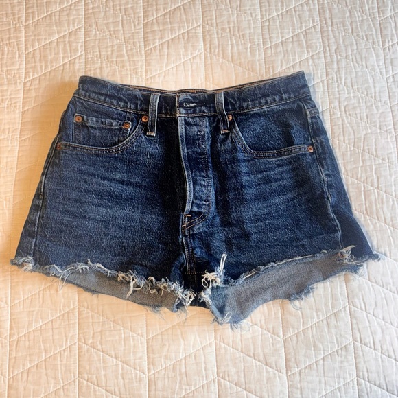 Levi's 501 Shorts - Picture 1 of 3